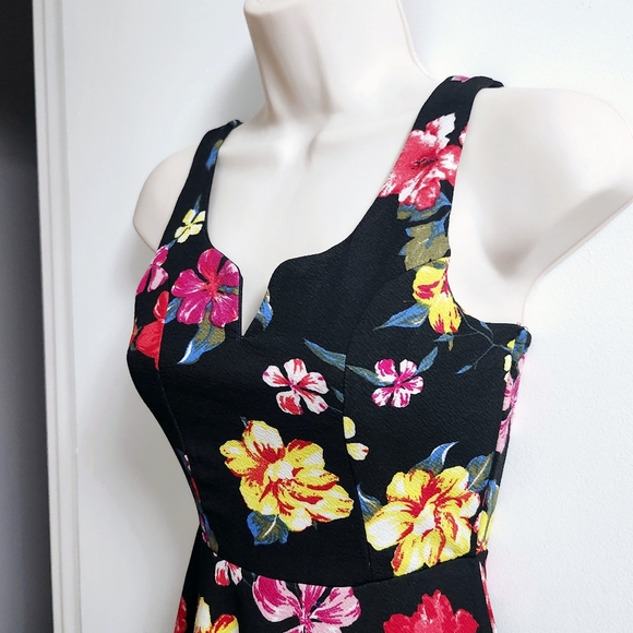 New Planet Gold Floral Dress XS - Picture 6 of 8